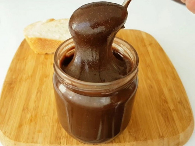 Çocuklar için zararsız, kahvaltılık sürülebilir çikolata ve pancake tarifi... - Resim: 0