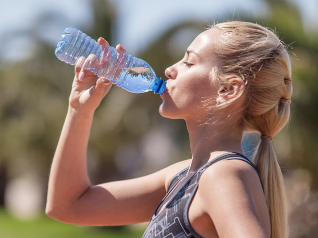 Bir türlü su içemiyorum diyenler işte size lıkır lıkır su içirtecek öneriler! - Resim: 0