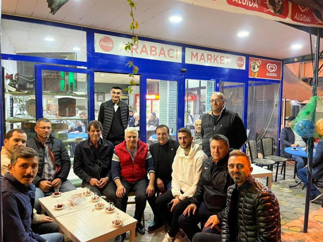 Fenerbahçeli İsmail Yüksek'i kahvehanede görenler şaşkına döndü - Resim: 0