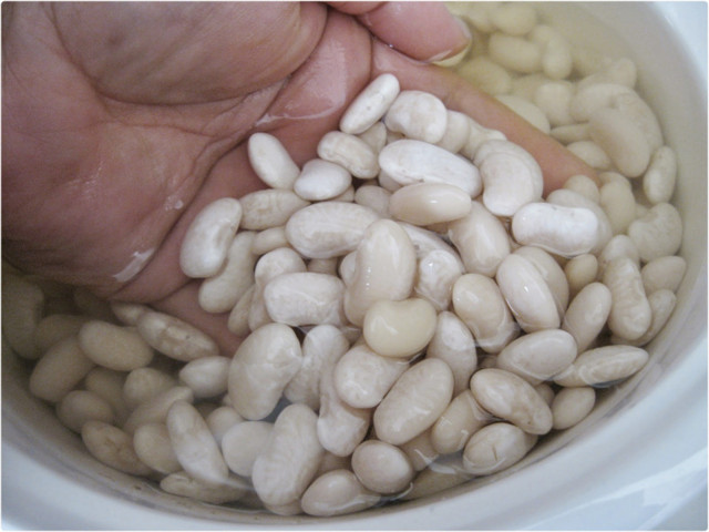 Nohut ve kuru fasulyenin gaz yapmaması için haşlama suyuna bunu koyun! - Resim: 1