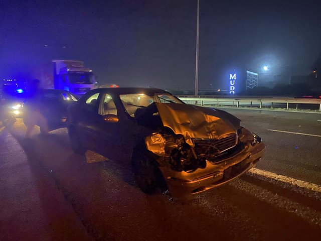 TEM’de 6 araç birbirine girdi: Yaralılar var - Resim: 3