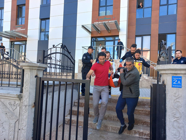 Sağlık ocağında platonik aşk duyduğu hemşireyi vurdu, aynı silahla kendine ateş etti - Resim: 0