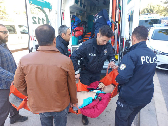 Sağlık ocağında platonik aşk duyduğu hemşireyi vurdu, aynı silahla kendine ateş etti - Resim: 1