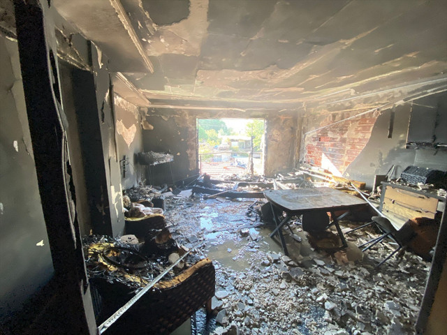 İzmir'de yaşandı! Kiracı evi bu hale getirdi ekipler her yerde onu arıyor - Resim: 0