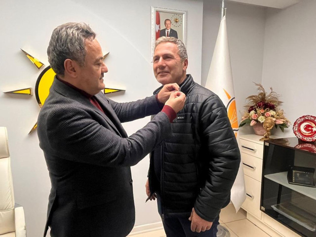 İYİ Parti'de istifa depremi: 25 kişi AK Parti'ye geçti - Resim: 0