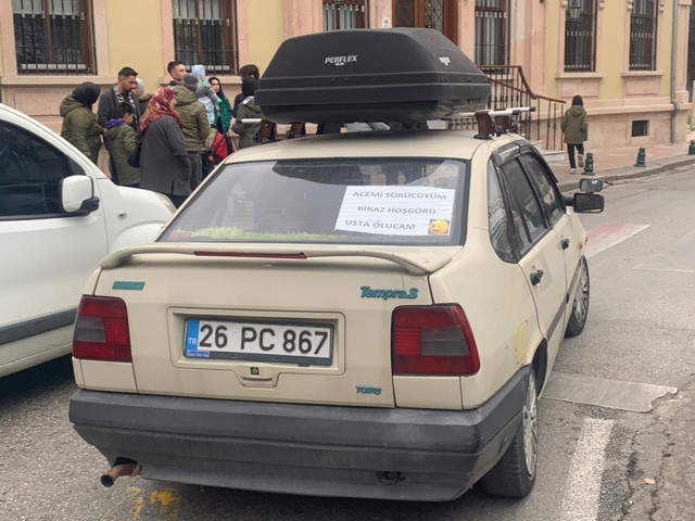 Eskişehir'de bir sürücü adarıcının camına öyle bir yazı astı kı gören bir daha baktı - Resim: 0