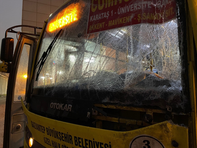 Gaziantep'te zincirleme kaza! Tır sürücüsü kaçtı, çok sayıda yaralı var - Resim: 1