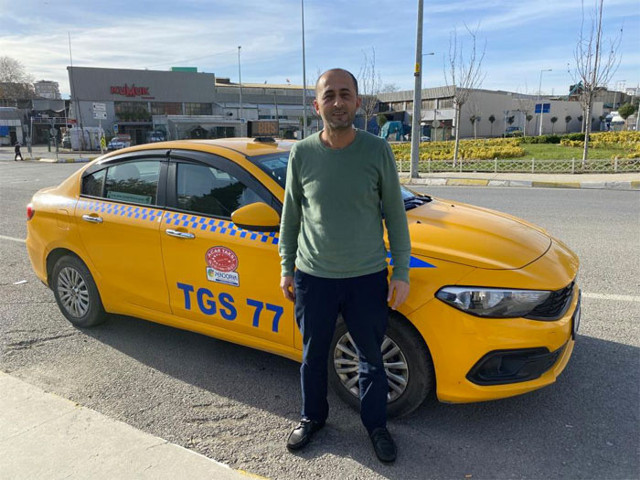 Çocuğunu takside bırakıp dönmedi! Gerçek kısa sürede ortaya çıktı - Resim: 0