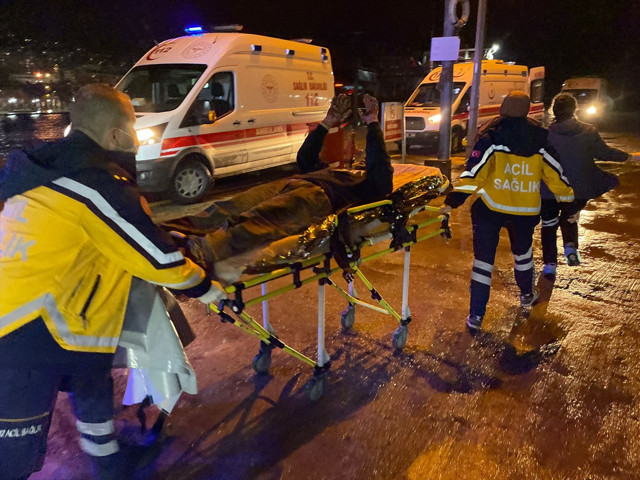 Sinop'ta kuru yük gemisinde korkutan yangın! Gemi kaptanı kayıp, çok sayıda yaralı var - Resim: 4