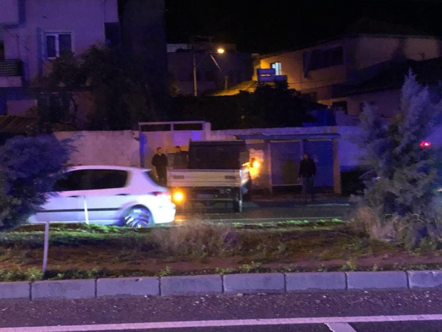 Manisa'da yolcu otobüsü ile kamyonet çarpıştı: 7 yaralı - Resim: 0
