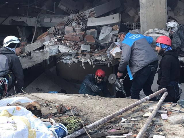 Depremde umudun sembolü: Hatay’da iki aylık bebek saatler sonra kurtarıldı! - Resim: 0