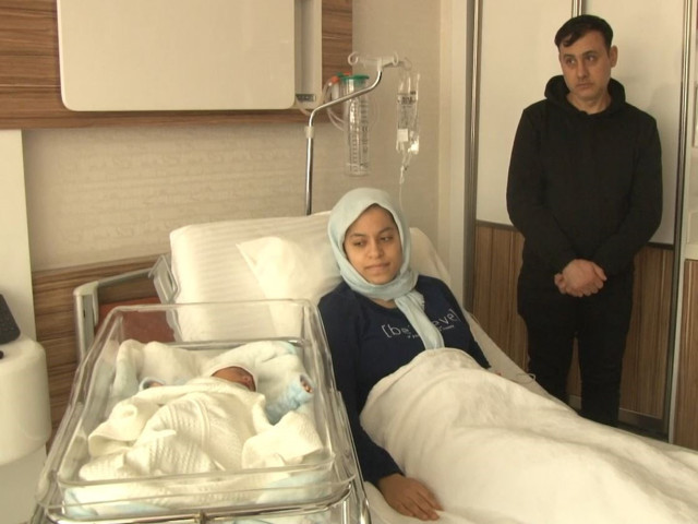 9 aylık hamile karısını depremde balkondan aşağı attı kendisi kapıdan çıktı - Resim: 0