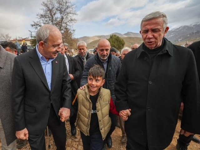 Kemal Kılıçdaroğlu ve Mansur Yavaş deprem bölgesinde! Tartışmayın çadır e konteyner kurun - Resim: 0