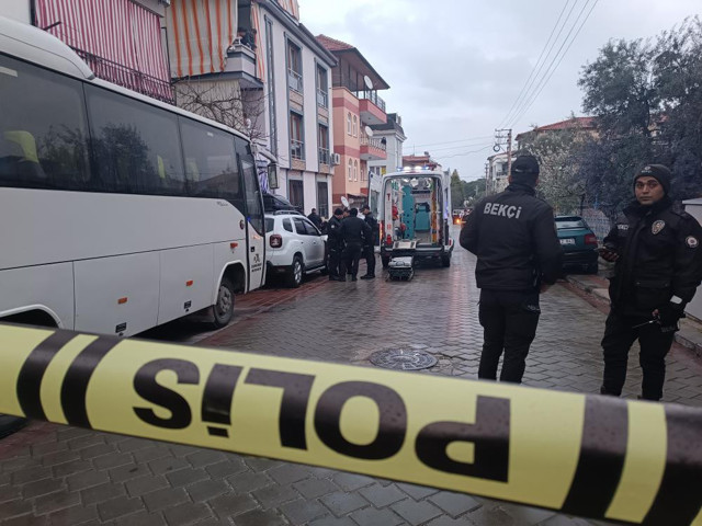 Denizli'de korkunç olay: Eşine kurşun yağdırdı, kendini başından vurdu! - Resim: 0
