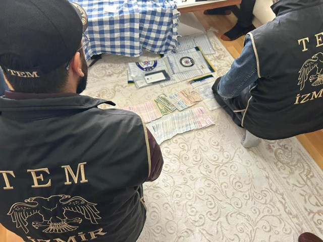 FETÖ'nün gizli kuryeleri deşifre oldu: Yüklü miktarda para ve altın ele geçirildi - Resim: 2