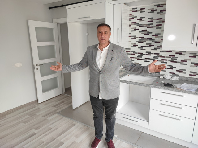 Deprem olunca İstanbul'a gitti, evine dönen adam hayatının şokunu yaşadı - Resim: 0