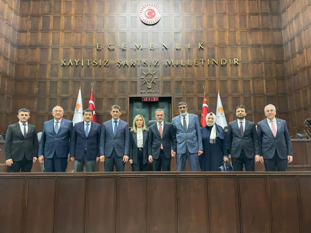 İYİ Parti'den istifa etti AK Parti'ye katıldı! Rozetini Erdoğan taktı - Resim: 0