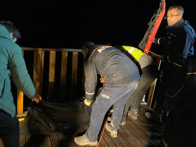 Sivas'ta korkunç olay! 243 metre yükseklikten kendini kayalıklara bıraktı - Resim: 1