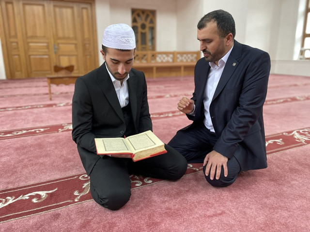 21 yaşındaki genç, 66 günde hafız oldu - Resim: 1