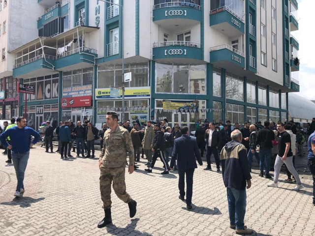 Okuldan çıkıp evlerine gideceklerdi! İki öğrencinin başına gelen feci aileleri sinir krizi geçirdi - Resim: 0