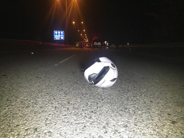 Zincirleme kazada feci ölüm: 78 metre sürüklendi motosiklet bu hale geldi! - Resim: 2