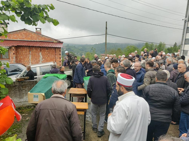 Trabzon'da kahreden olay! İki kız kardeş 5 saat arayla vefat etti - Resim: 0