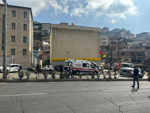 Hatay'da kamyon araçları biçti! Yaralılar var - Resim: 1