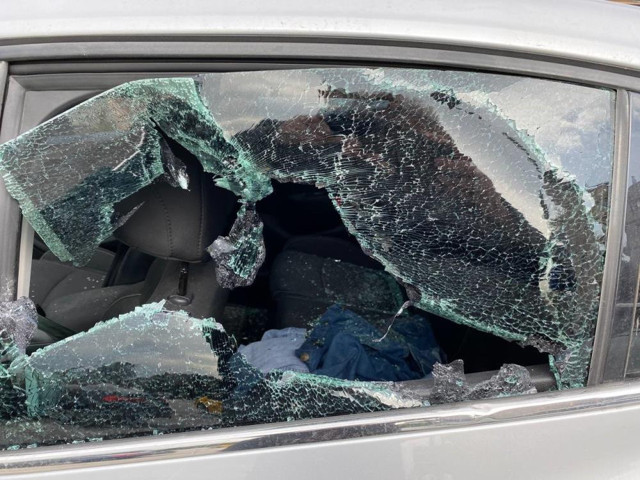 Kocaeli'de trafikte kavga çıktı, araçtan sopa ile inip dehşet saçtılar! O anlar saniye saniye kamerada - Resim: 4