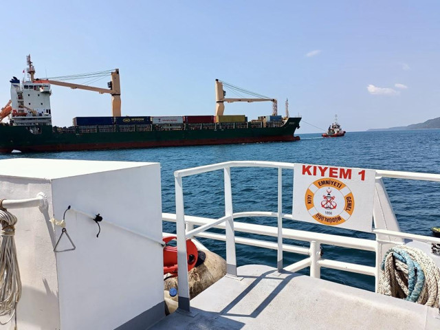 Çanakkale Boğazı’nda genel kargo gemisi makine arızası yaptı - Resim: 0