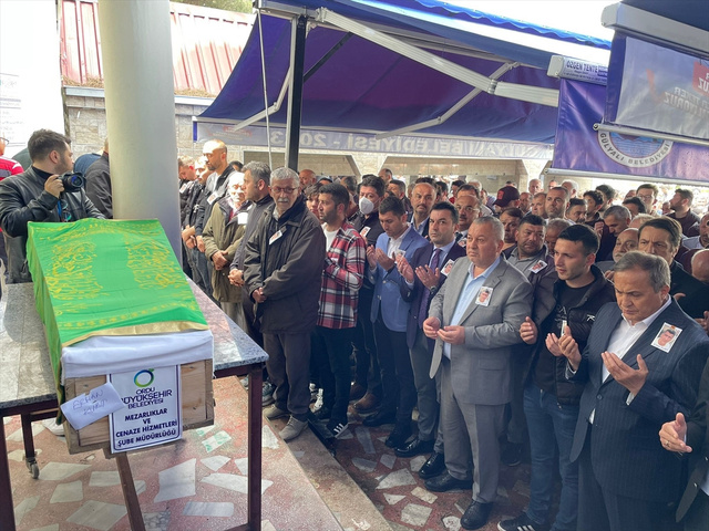 Ordu'da seçim gecesi bıçaklanarak öldürülmüşü! İYİ Partili Erhan Kurt defnedildi: 3 şüpheli adliyede! - Resim: 2