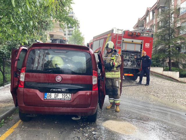 Ankara’da korkutan yangın: Kontağı çevirdi, araba alev aldı! - Resim: 3