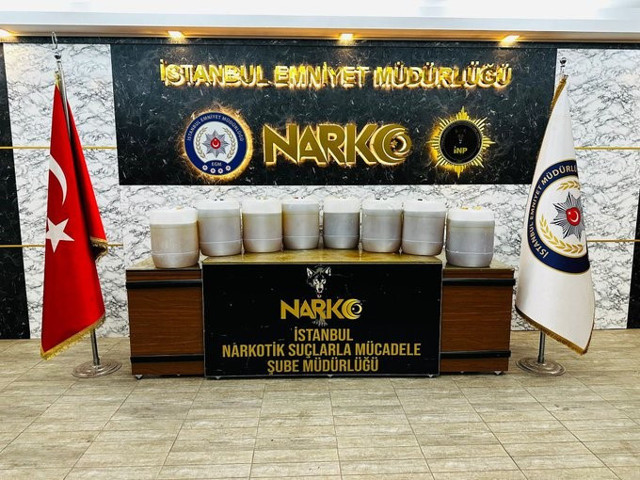 İstanbul'da uyuşturucu operasyonu: Yarım ton metamfetamin ele geçirildi - Resim: 1