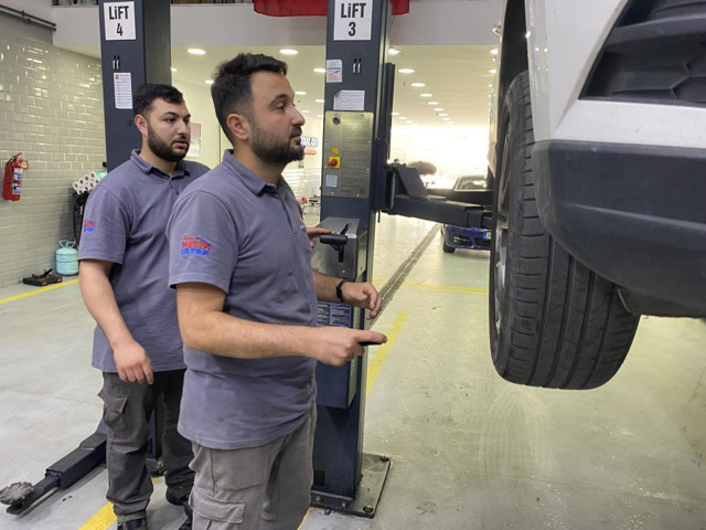 Bayram öncesi araçla uzun yola çıkacaklar dikkat: Araçların bakımı mutlaka yapılmalı - Resim: 0