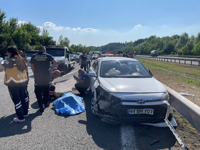 Anadolu Otoyolu'nun Sakarya kesiminde zincirleme kaza! Yaralılar var - Resim: 1