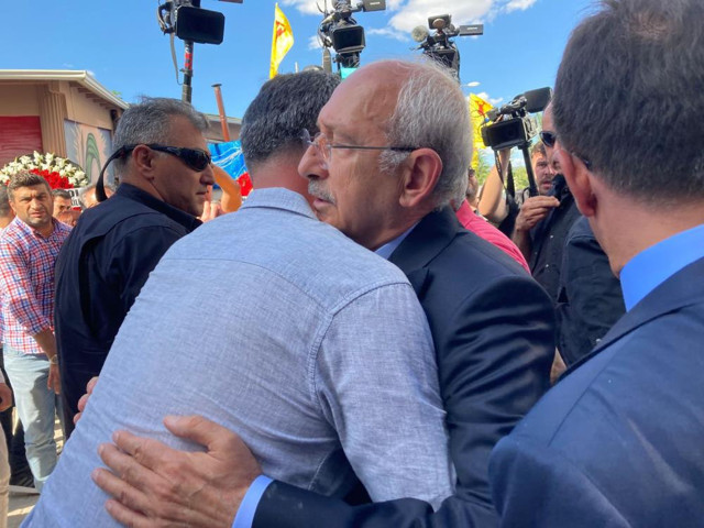 Kemal Kılıçdaroğlu'nun acı günü: Vefat eden dayısının cenazesine katıldı! - Resim: 0