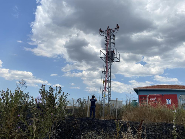 47 dönümlük tarlası 10 dakika içinde küle döndü! Sözleri yürekleri dağladı: "3 gün içinde biçecektik" - Resim: 3