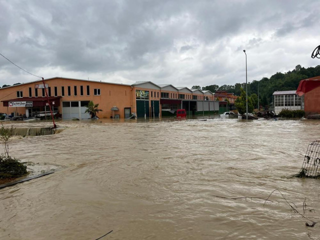 Bartın'da sel felaketi! Ekipler seferber oldu: Mahsur kalan 70 kişi helikopterle kurtarılıyor! - Resim: 0