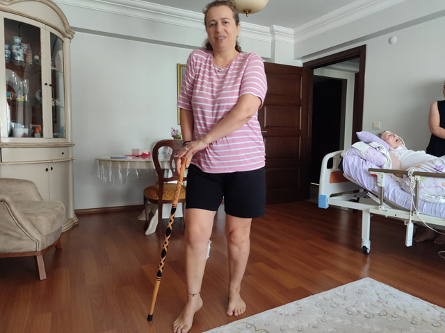 Kadına yavaş yavaş yaklaştı, tek ısırıkta bacağını parçaladı! 'Sevdirmeye geliyor sandım' - Resim: 0