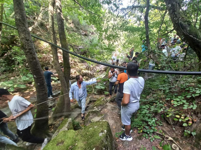 Kocaeli'de acı olay! Serinlemek için girdiği göletten cansız bedeni çıkarıldı! - Resim: 2