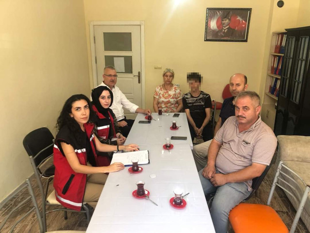 Sevgilisinden çıplak fotoğraf isteyip kendisine silahla işkence ettiler! Sosyal medyada yayınladılar - Resim: 2