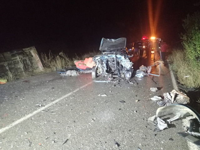 Gece boyunca katliam gibi kazalar! 21 kişi öldü onlarca kişi yaralandı - Resim: 4