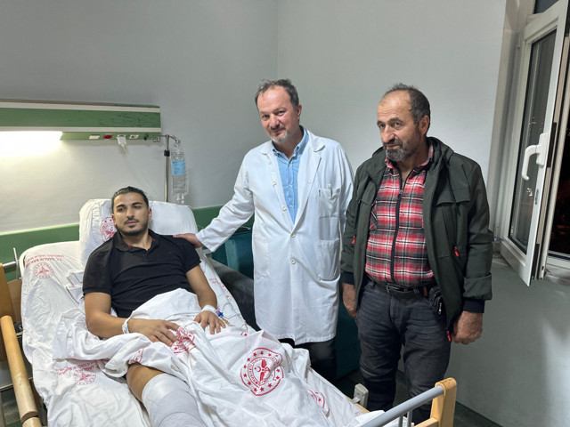 Türkiye'de devlet hastanelerinde bir ilk! Amerika'dan gelen menüsküs 21 yaşındaki gence nakledildi - Resim: 0