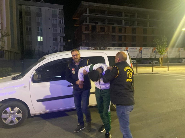 Hamile kadın öldürüldü, karnındaki bebeği kurtarıldı! Pompalı tüfekli cani tuvalette yakalandı - Resim: 0