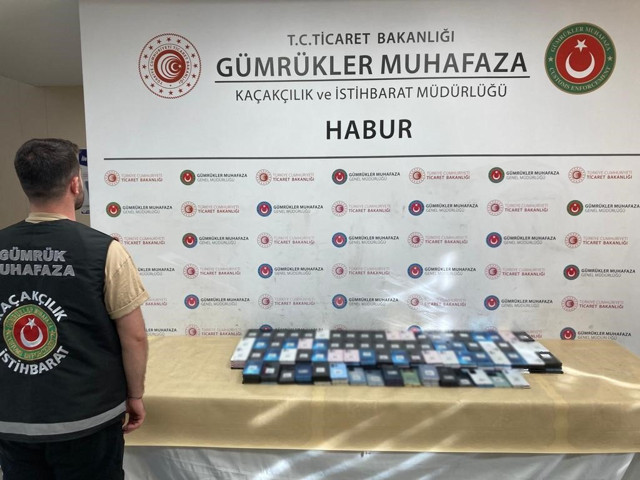 Gümrük Muhafaza ekiplerinin operasyonlarında yaklaşık 15 milyon liralık kaçak eşya ele geçirildi - Resim: 1