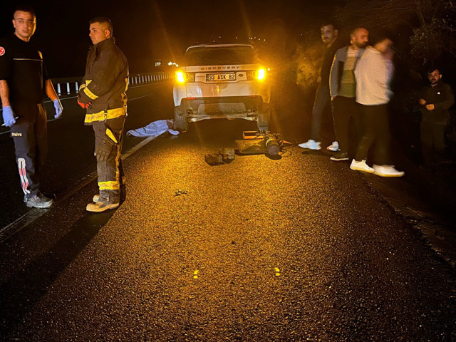 Antalya'da otomobilin çarptığı anne ve 2 yaşındaki oğlu öldü - Resim: 1