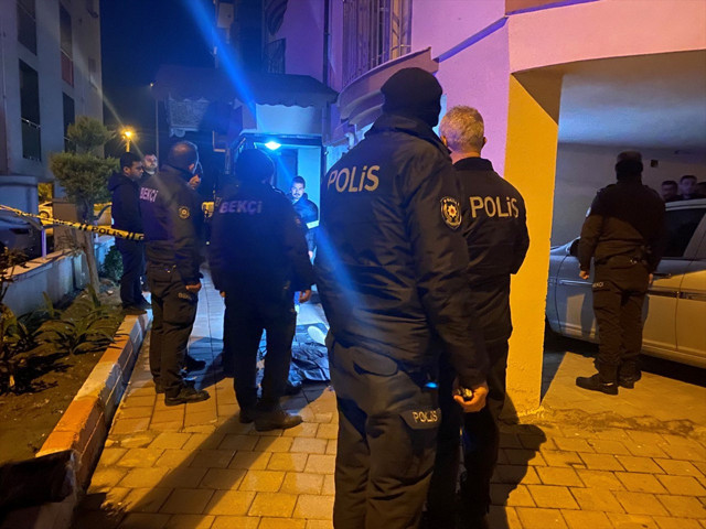 Adana'da kanlı pusu! Otomobilinden iner inmez kurşunların hedefi oldu - Resim: 0