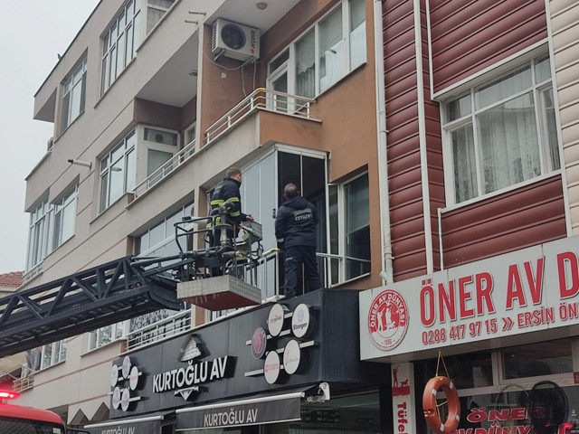 İlaçla intihar girişiminde bulunarak kendini ihbar etti - Resim: 0
