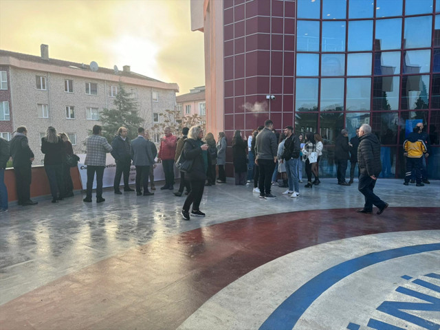 'Sigaranın zararları' paneline verilen arada sigara içtiler - Resim: 1