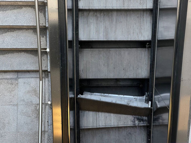 Güngören metrosunda korku dolu anlar yürüyen merdiven bir anda... - Resim: 0