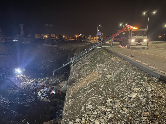 Adıyaman'da feci kaza! 1 polis öldü, 1 polis yaralandı: Kaza anı kamerada - Resim: 3